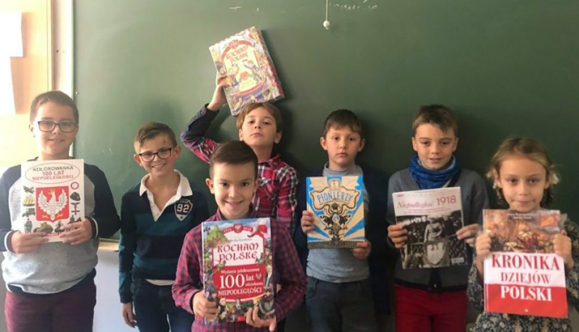 dumni z bycia NAGLOWEK