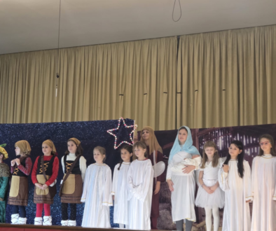 Belenes y Encuentro Navideño en la Escuela Polaca Irena Sendler en Valencia